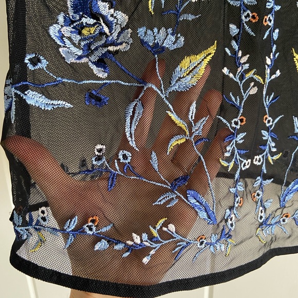 Black House White Market Embroidered Floral Mesh Blouse Elegant Flowers Boho - Picture 4 of 7